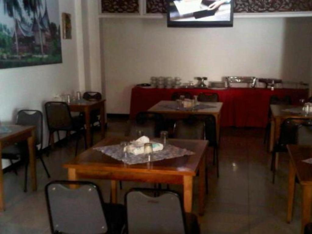 Ambun Suri Hotel Bukittinggi Extérieur photo