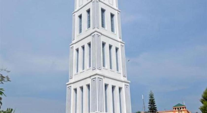 Ambun Suri Hotel Bukittinggi Extérieur photo