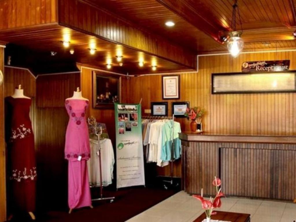 Ambun Suri Hotel Bukittinggi Extérieur photo