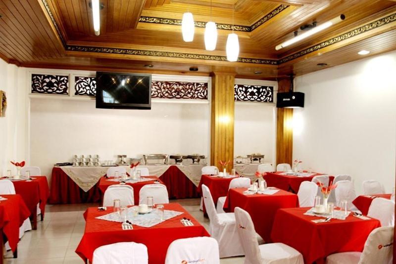 Ambun Suri Hotel Bukittinggi Extérieur photo
