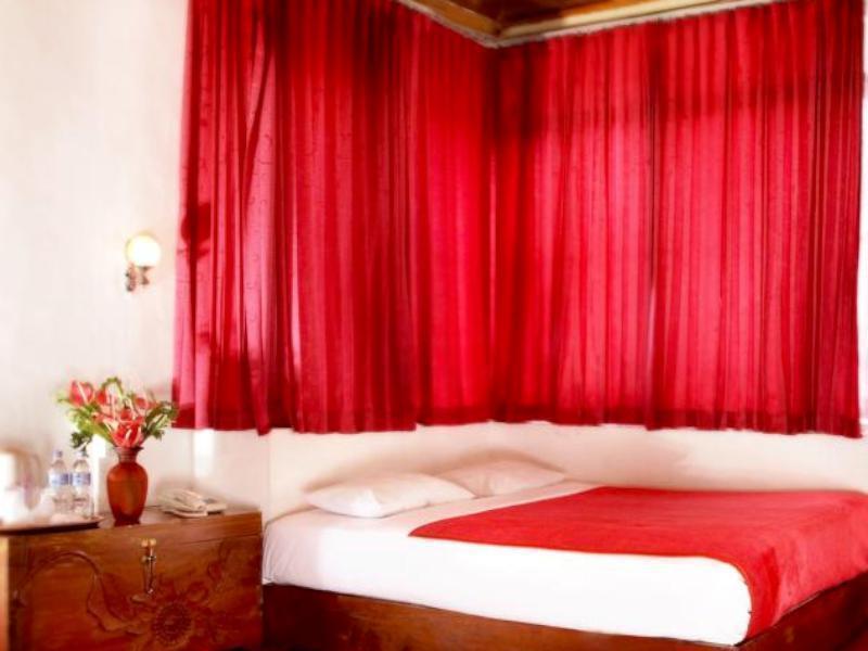 Ambun Suri Hotel Bukittinggi Extérieur photo