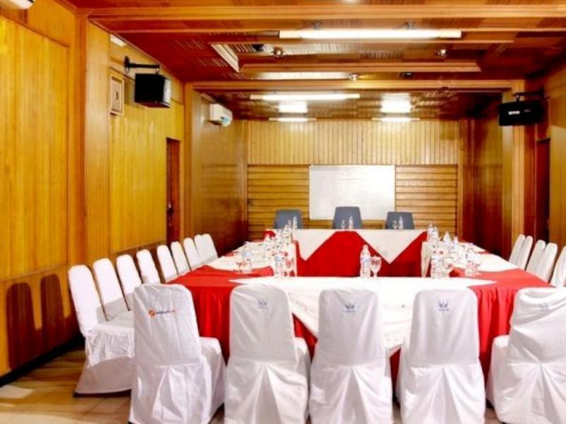 Ambun Suri Hotel Bukittinggi Extérieur photo