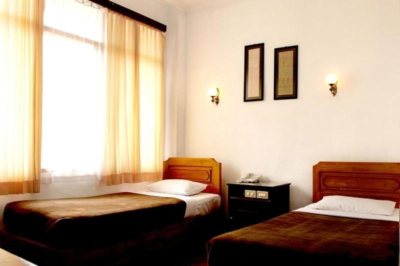 Ambun Suri Hotel Bukittinggi Extérieur photo
