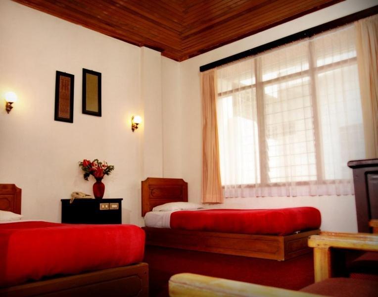Ambun Suri Hotel Bukittinggi Extérieur photo