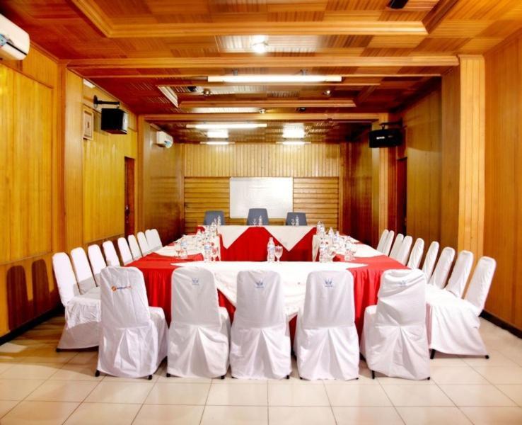 Ambun Suri Hotel Bukittinggi Extérieur photo