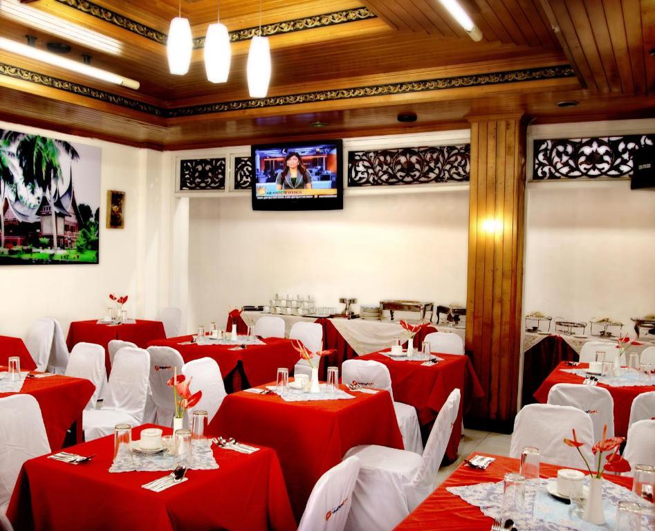 Ambun Suri Hotel Bukittinggi Extérieur photo